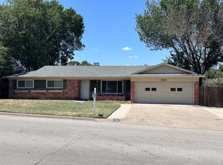 1321 Hurstview Dr, Hurst, TX 76053