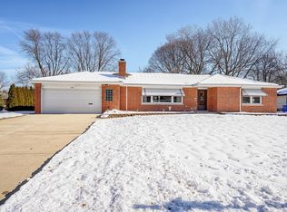 109 N School St, Mount Prospect, IL 60056
