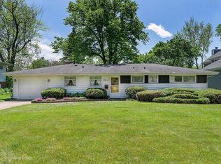 504 Bridle Ln, Wheaton, IL 60187