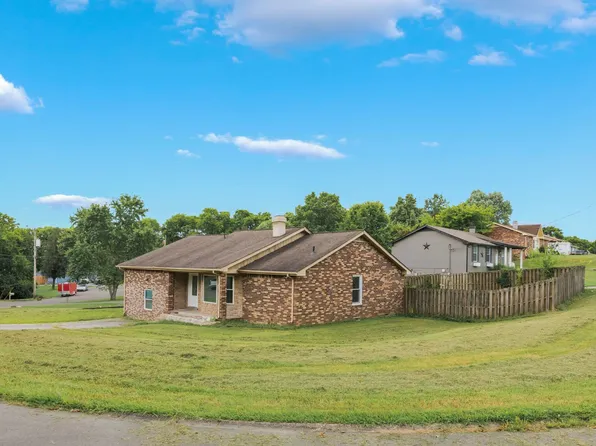 100 Forest Meadows Ct, Hendersonville, TN 37075