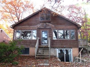 140 Island Lake Rd, Chelsea, MI 48118