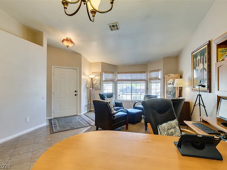 6405 Steamship Ct — Photo 14