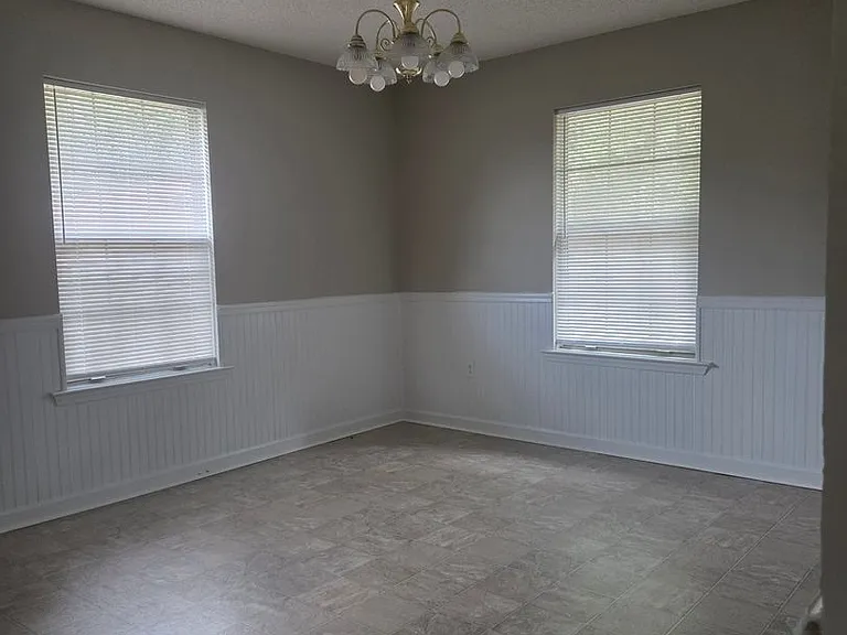 907 Canyon Ct — Photo 15