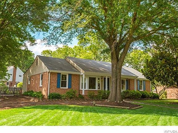 2nd image of 1600 Cloister Dr