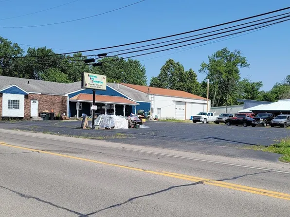 670 A St NW, Linton, IN 47441