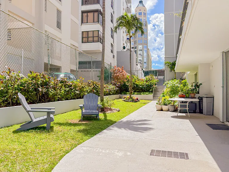 1 Madrid Cond Lakeshore #2C — Photo 14