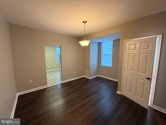 5th image of 4924 Chalgrove Ave