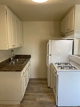 5th image of 11434 Calvert St APT 20