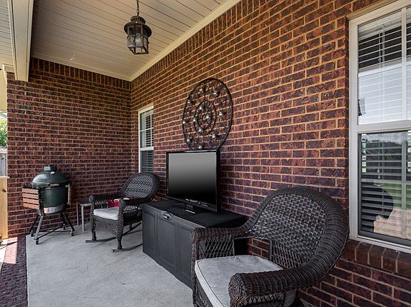 5th image of 43 Rosewood Ln