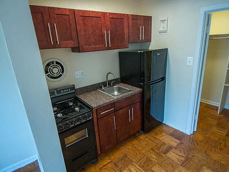 Dore Apartments — Photo 27