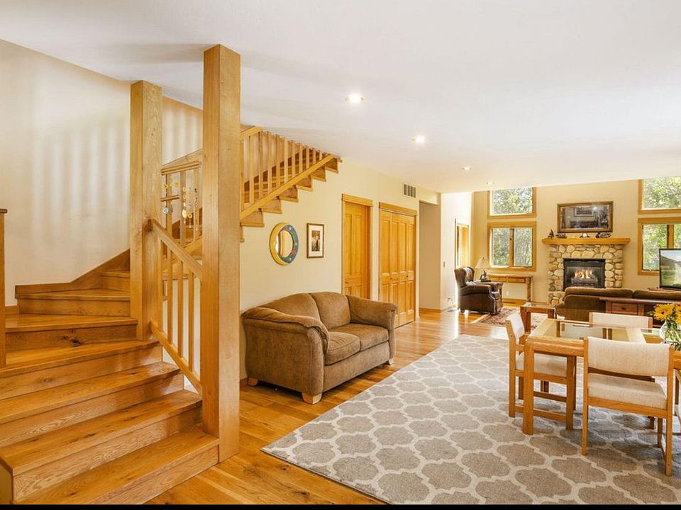 2nd image of 114 N Creek Ln