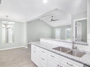 317 Bayridge Dr, League City, TX 77573