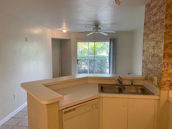 4th image of 850 S Tamiami Trl APT 703