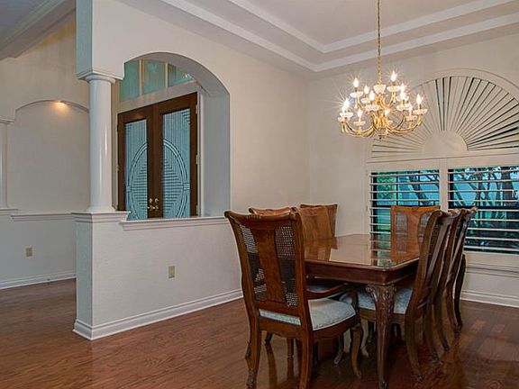 3rd image of 10 Turtle Creek Cir