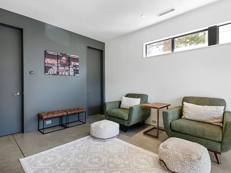 1020 Bellevue Dr NE — Photo 18