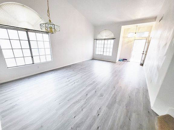 4th image of 6207 American Beauty Ave
