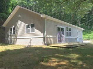 606 Lyndhurst Dr, Hendersonville, NC 28791