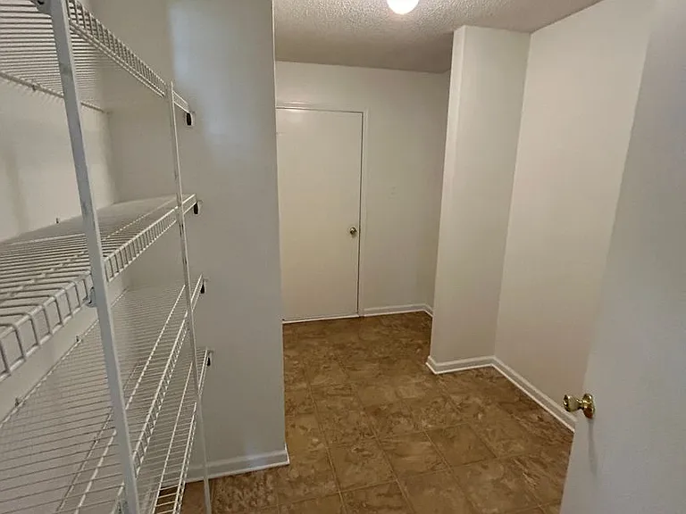2387 Bridlewood Dr — Photo 8