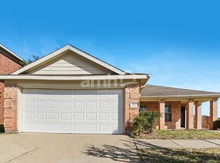 8629 Garden Springs Dr, Fort Worth, TX 76123