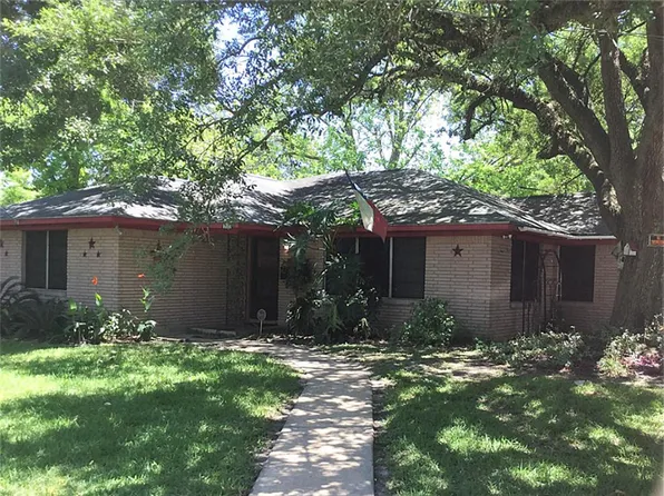 105 S 4th St, Alvin, TX 77511