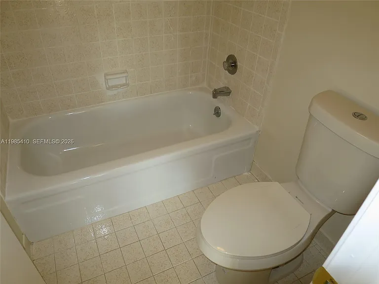 600 NE 36th St #517 — Photo 12