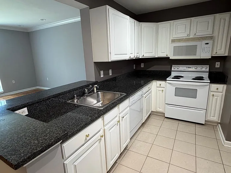 23 Pierside Dr #428 — Photo 3