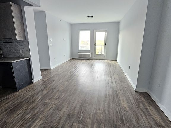 2nd image of 2733 E 12th St #6F