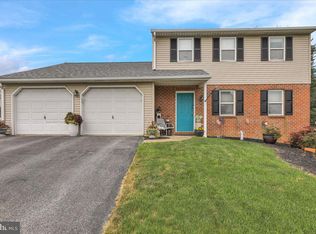 238 Lemon Ln, Leola, PA 17540