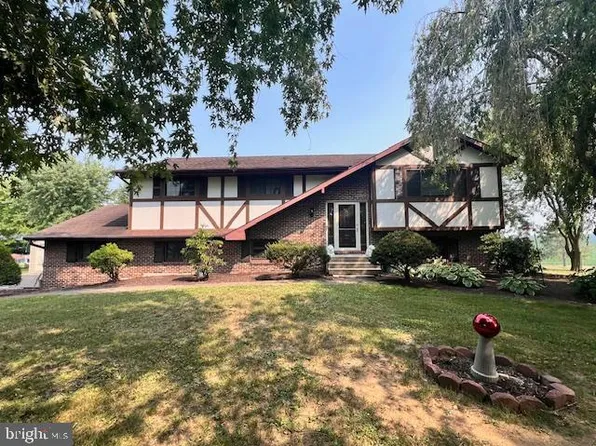 330 Colt Dr, Grantville, PA 17028