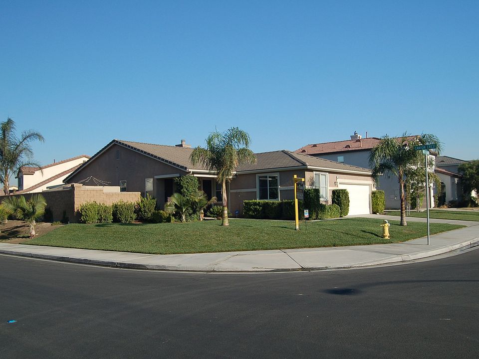 CORNER LOT