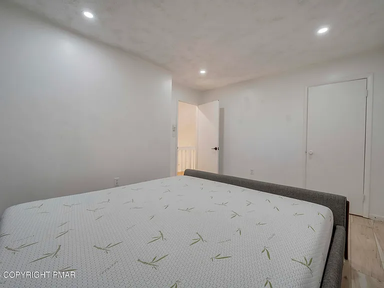 187 Bellingham Dr — Photo 29