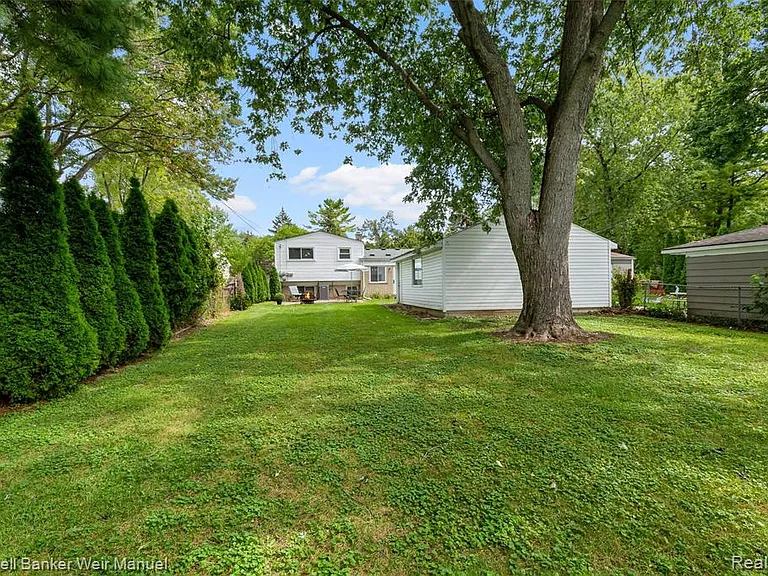 754 S Bywood Ave — Photo 17