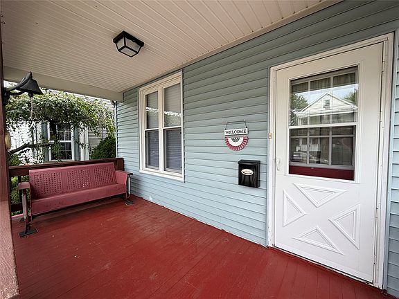 4th image of 949 W 28th St