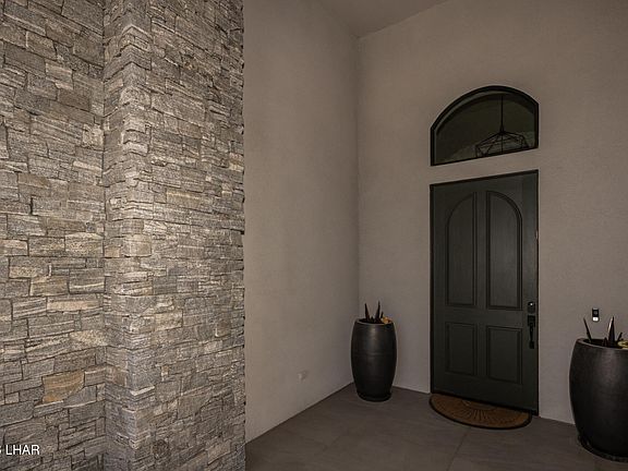 3rd image of 676 Grand Island Cir