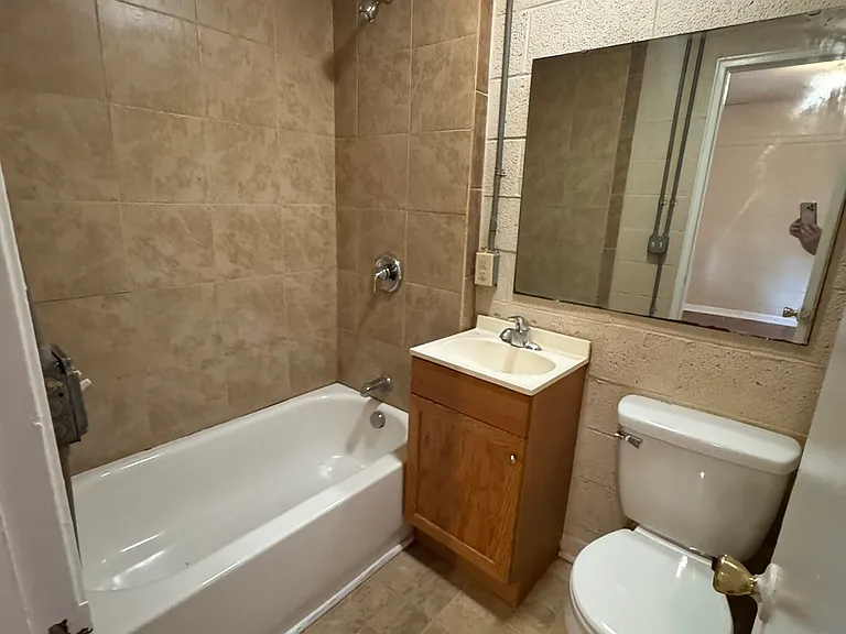 Gurley Flats — Photo 21