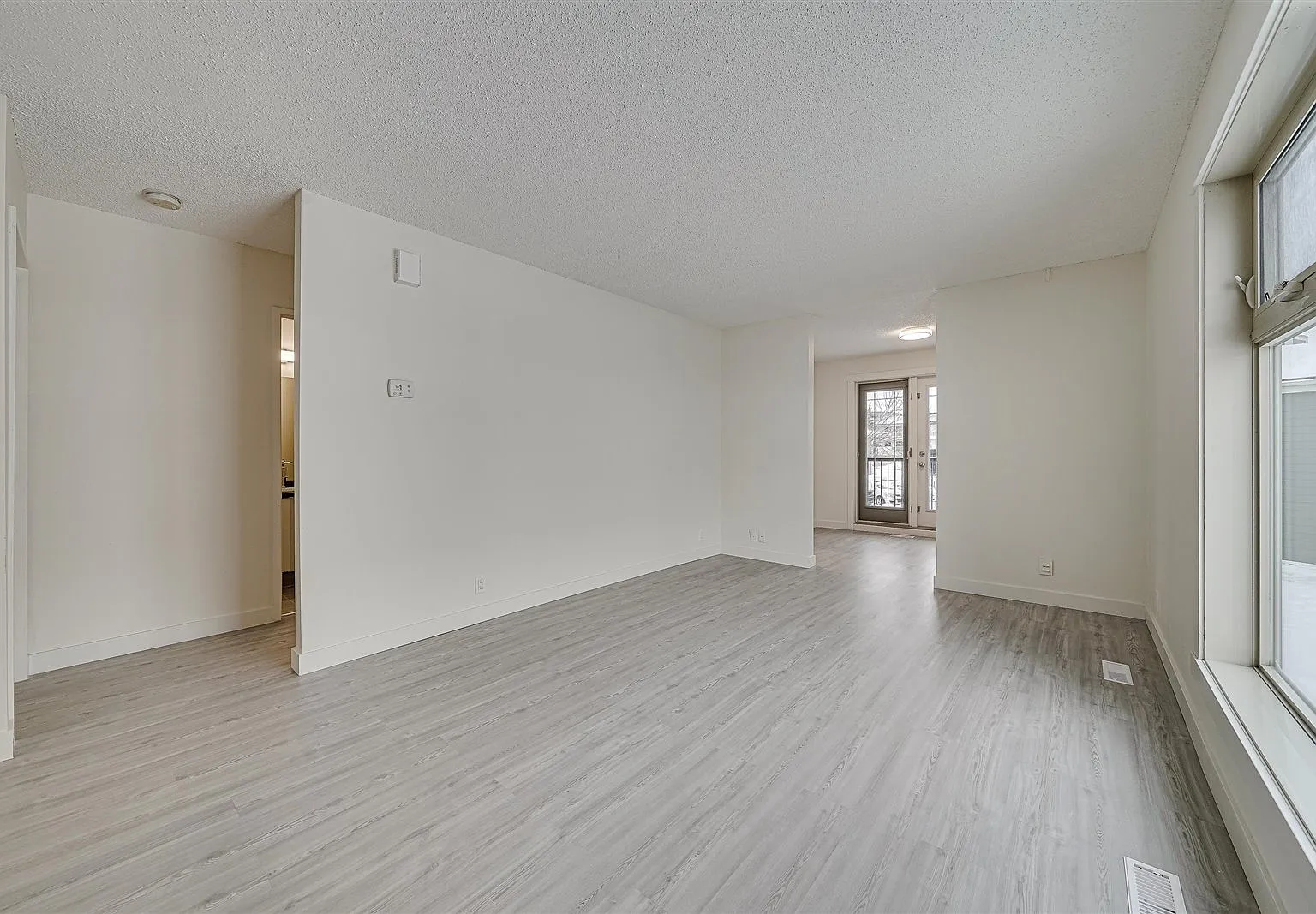 Central Heights Townhomes II — Photo 2