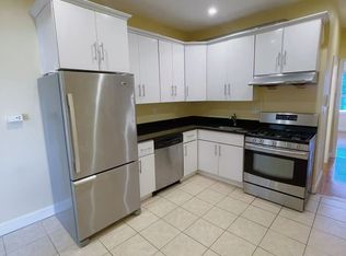 63 Middle St APT 3, Boston, MA 02127