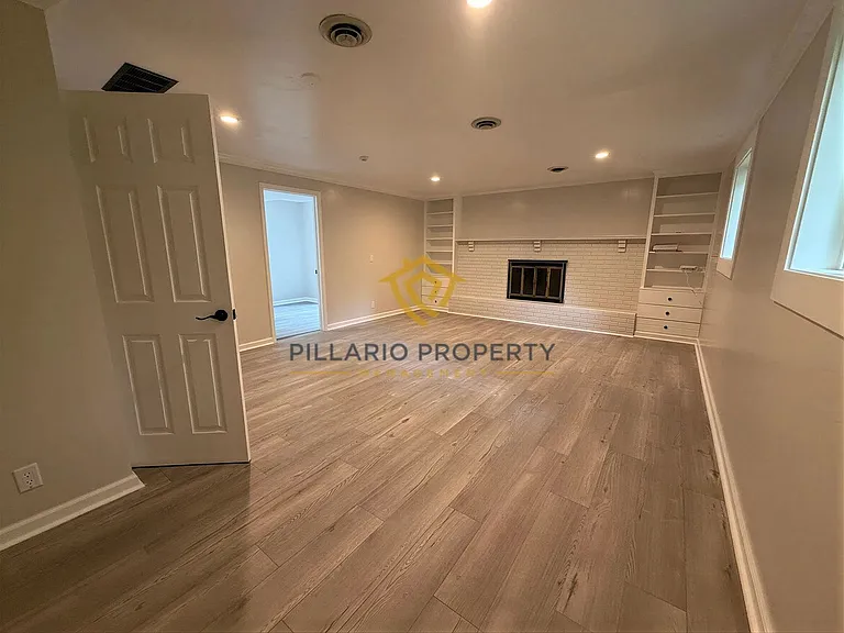 2706 Lakewood Dr N — Photo 16