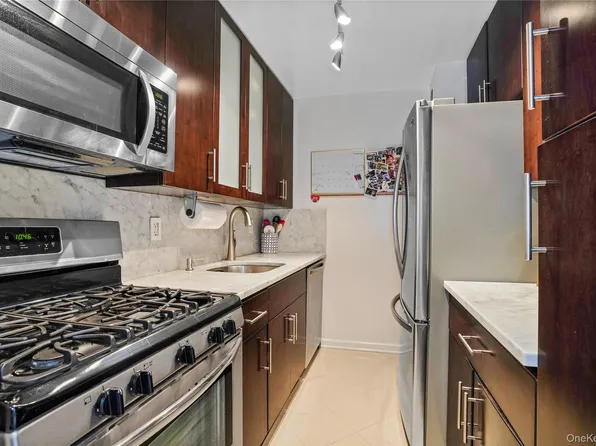 151-25 88th Street #2M, Howard Beach, NY 11414
