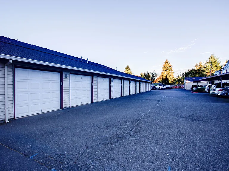 Tamarack Apartments — Photo 37