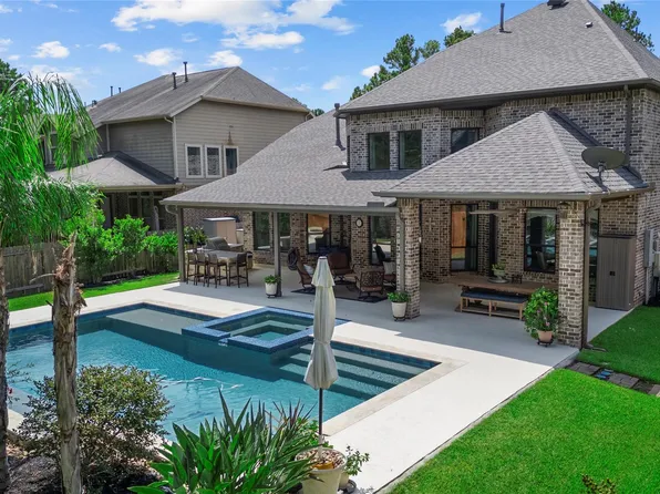 121 Hunter Hollow Pl, Montgomery, TX 77316