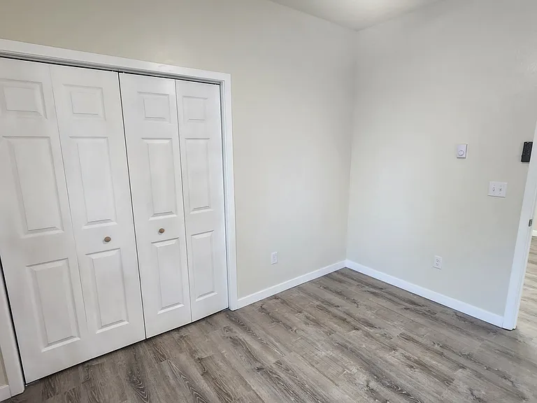 1800 Locust Rd — Photo 11