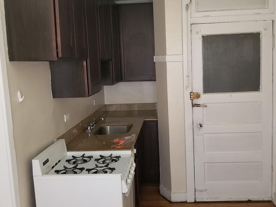 1st image of 514 W Cornelia Ave #1N