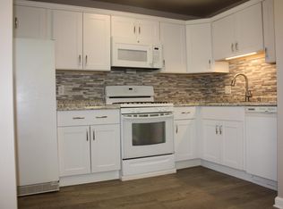 220 Park Ave, Hammonton, NJ 08037
