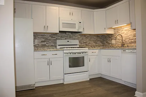220 Park Ave Photo 1