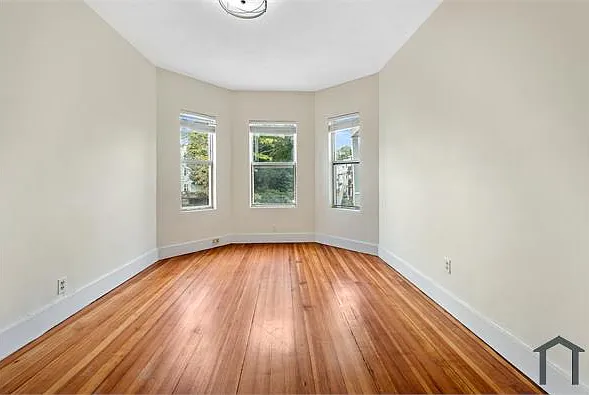 34 Norton St #2 — Photo 8