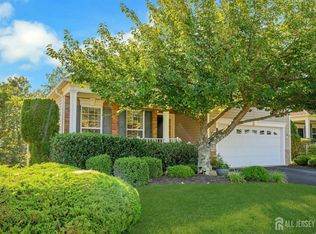 476 Crossfields Ln, Somerset, NJ 08873