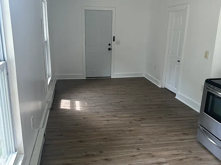 161 Fernwood Ave — Photo 6