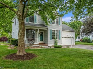 228 Stonehenge Dr, Phillipsburg, NJ