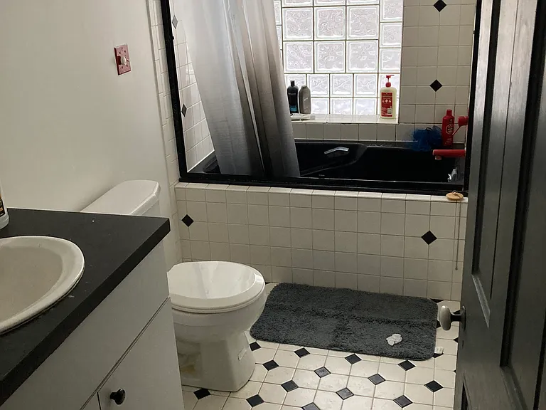 2314 Stratford Ave — Photo 8